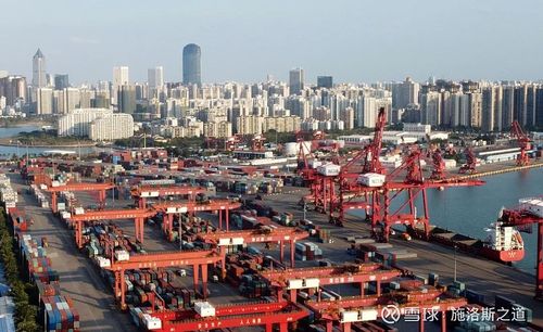 海南海口港进出口贸易货运集装箱码头 图源:视觉中国